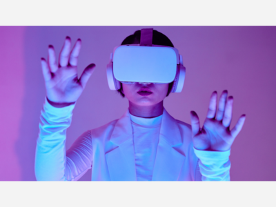 Digital Artistry Today: NFTs, VR, and Beyond