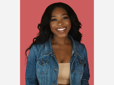 Lea'h Sampson: Bringing Laughter to The Comedy Loft of DC